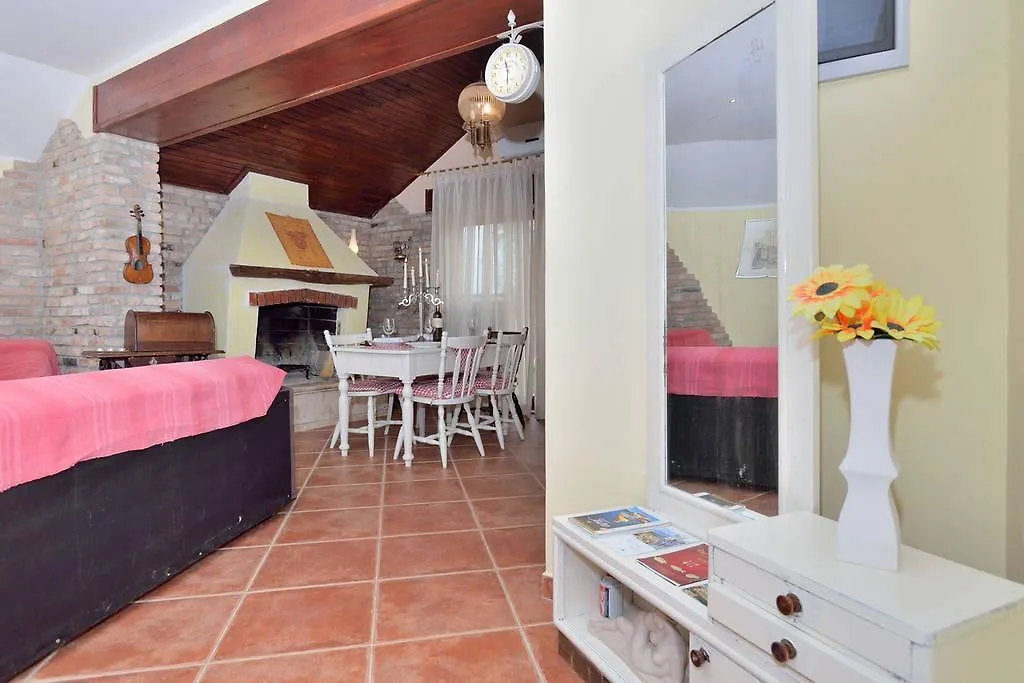 Rustic House With Private Swimming Pool 0*, Pula Croatia